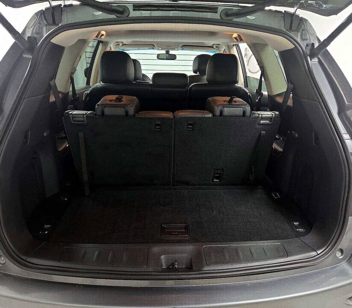 Trunk/Cargo (Seats Up)