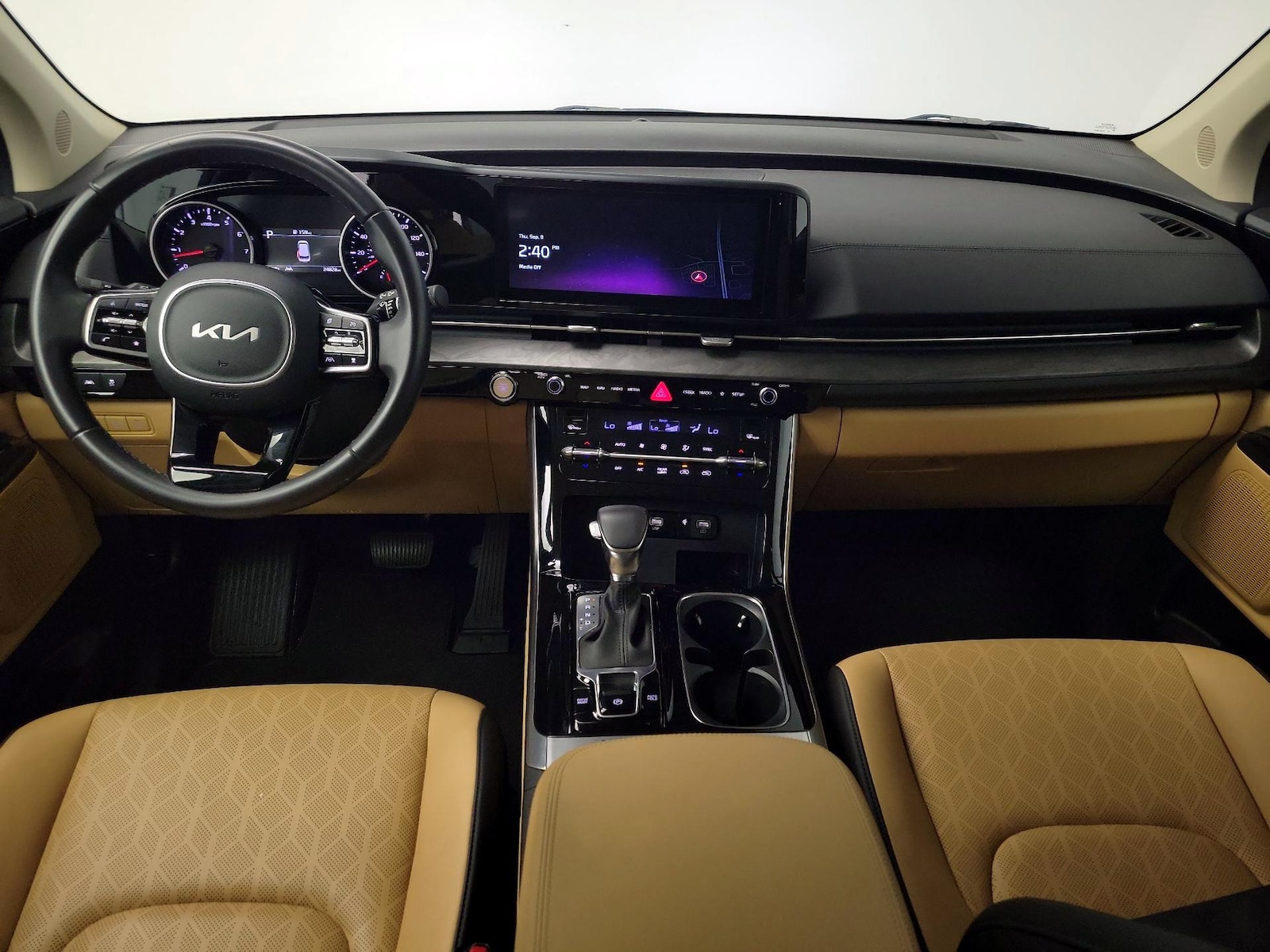 2024 Kia Carnival EX - Photo 10