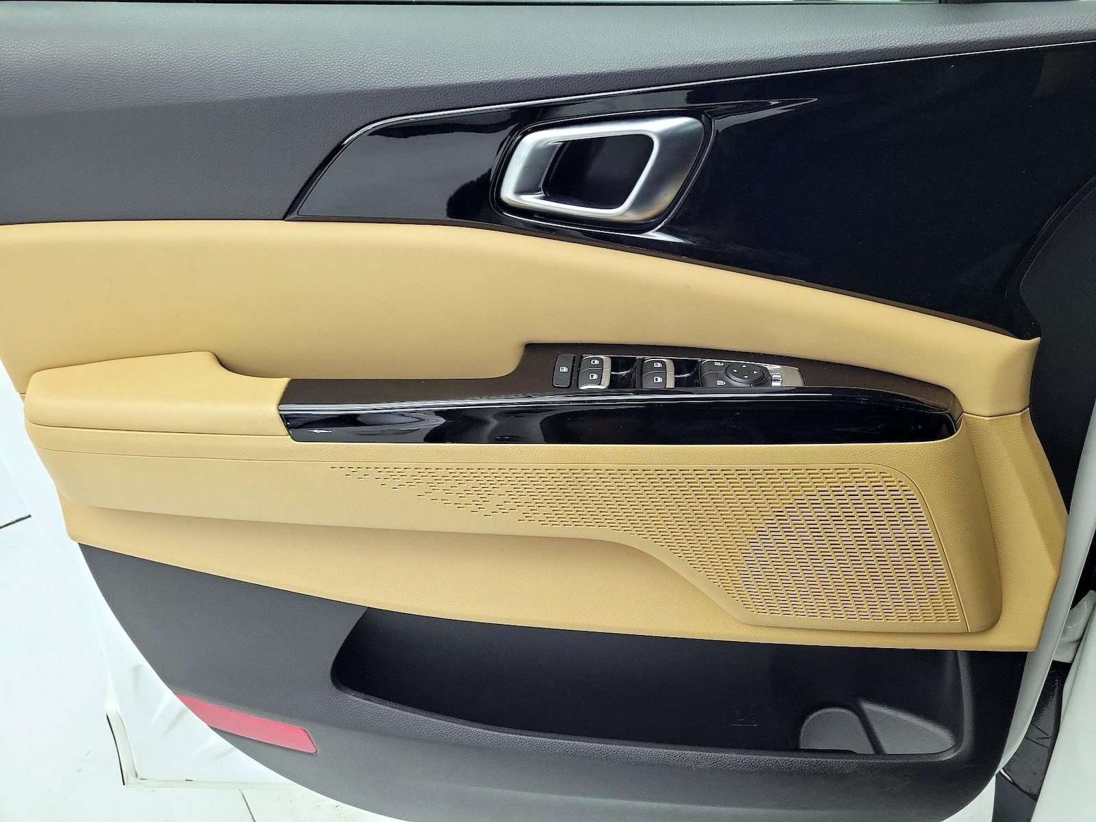 2024 Kia Carnival EX - Photo 13