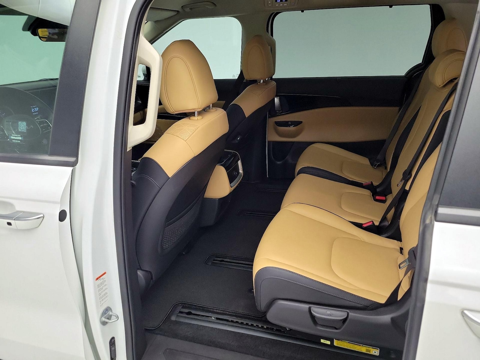 2024 Kia Carnival EX - Photo 21