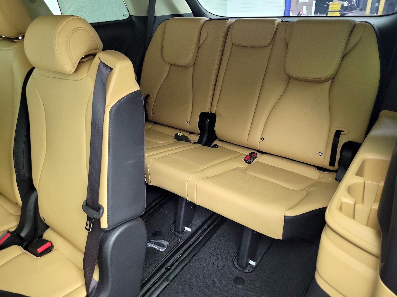 2024 Kia Carnival EX - Photo 22