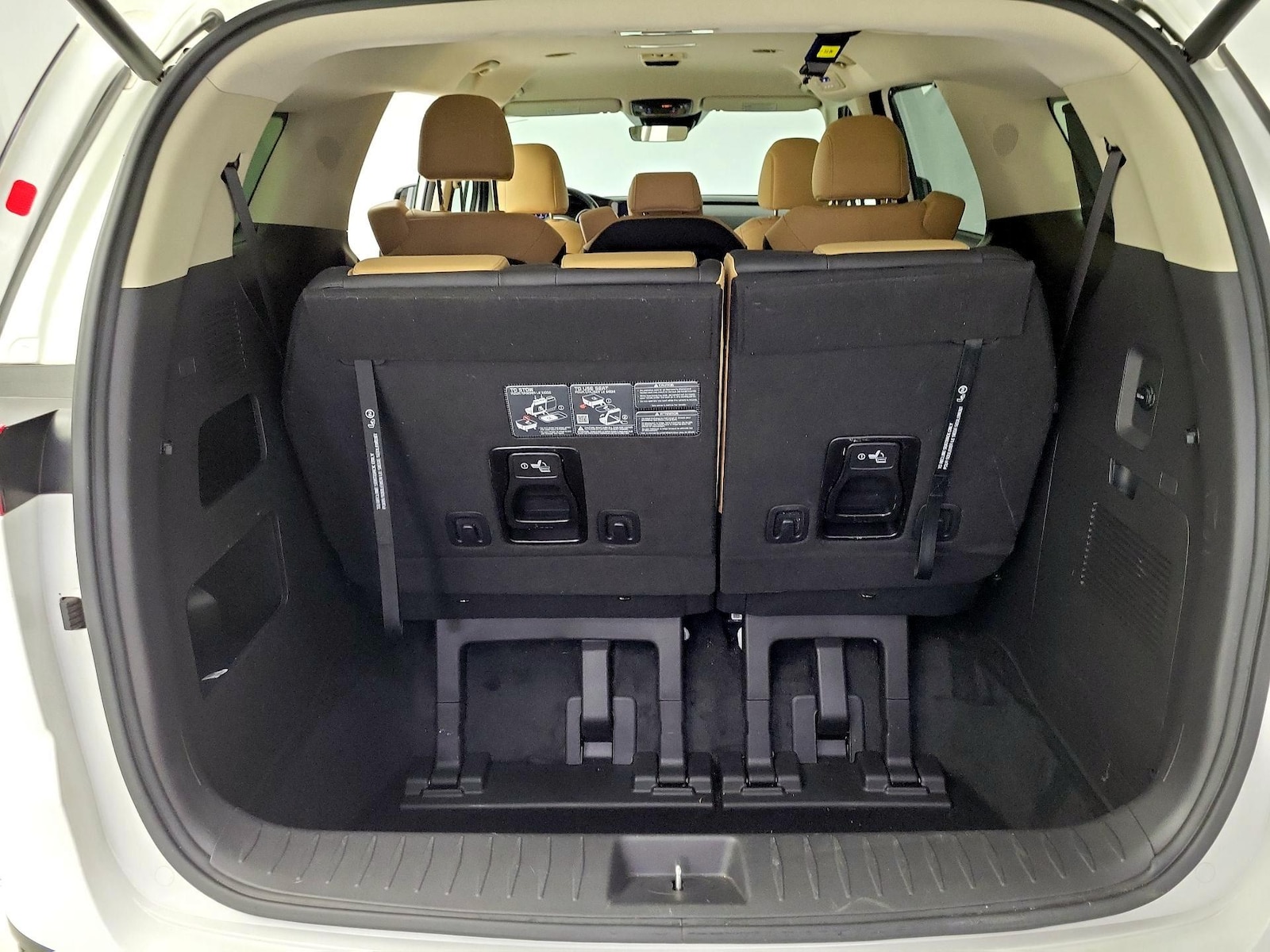 2024 Kia Carnival EX - Photo 24