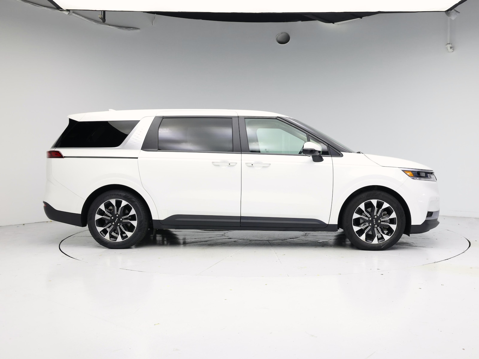 2024 Kia Carnival EX - Photo 8