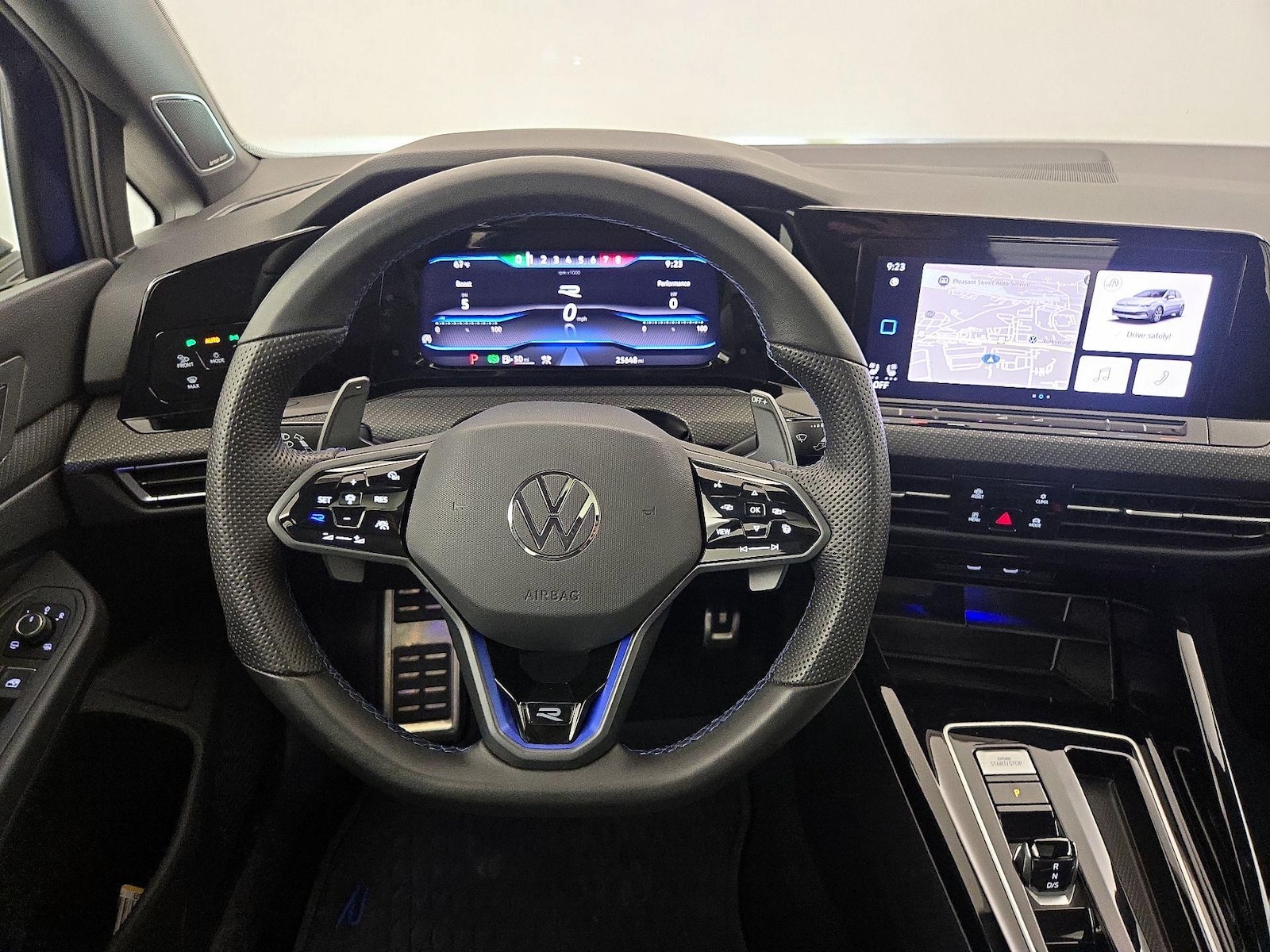 2024 Volkswagen Golf R R - Photo 11