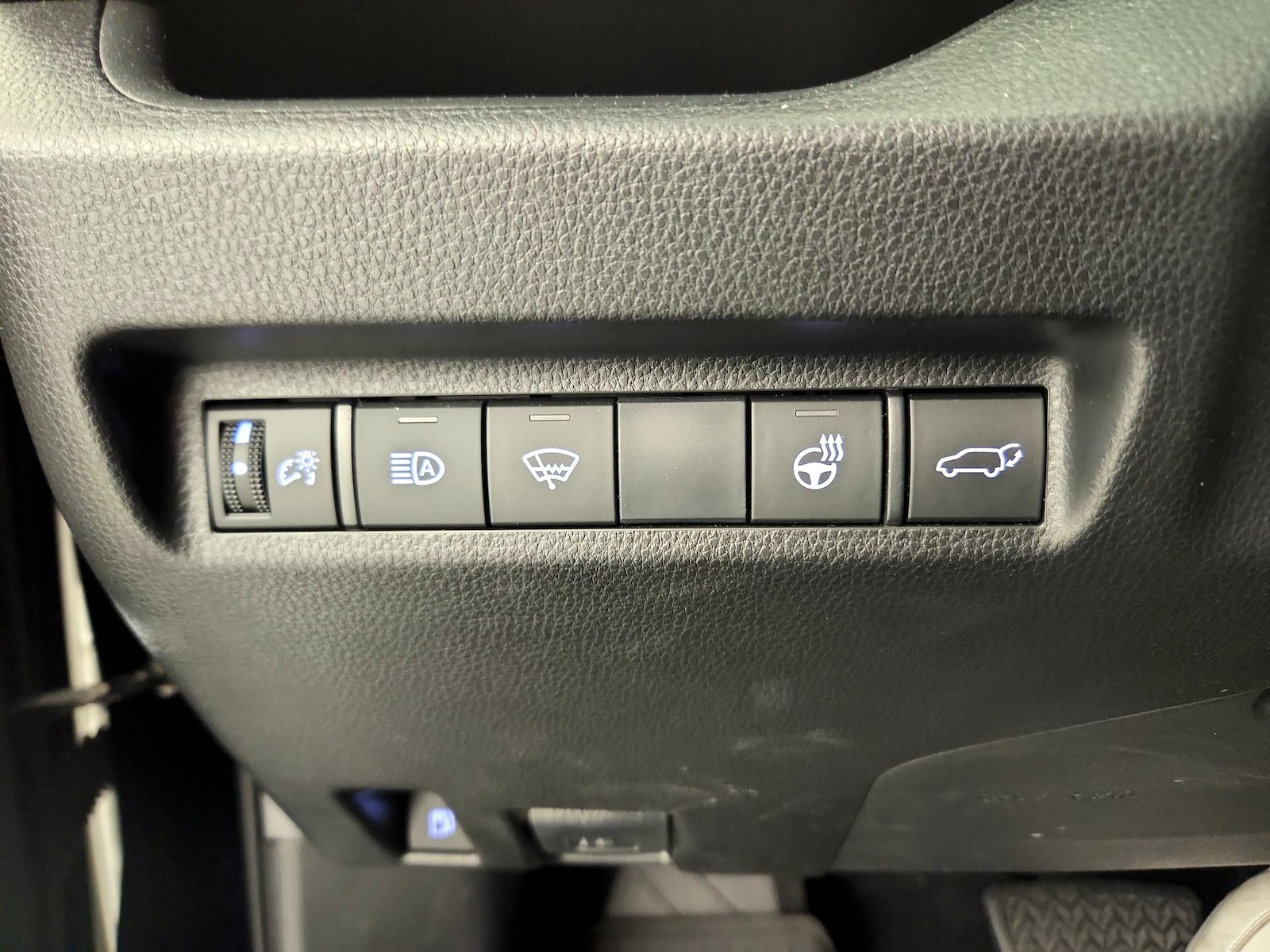 2021 Toyota RAV4 SE - Photo 14