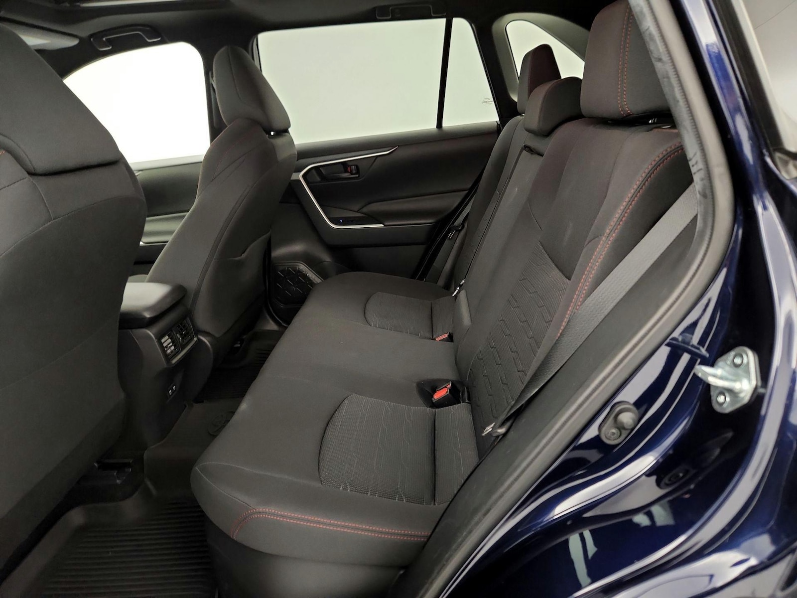 2021 Toyota RAV4 SE - Photo 21