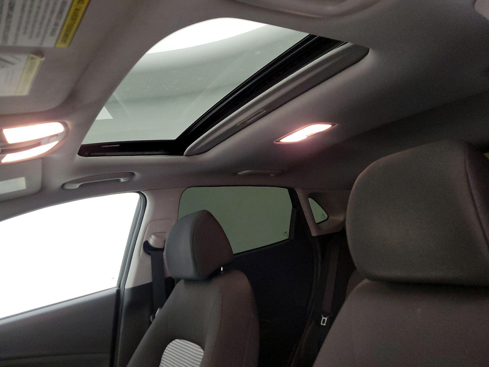 Sunroof(s) & Overhead Airbags