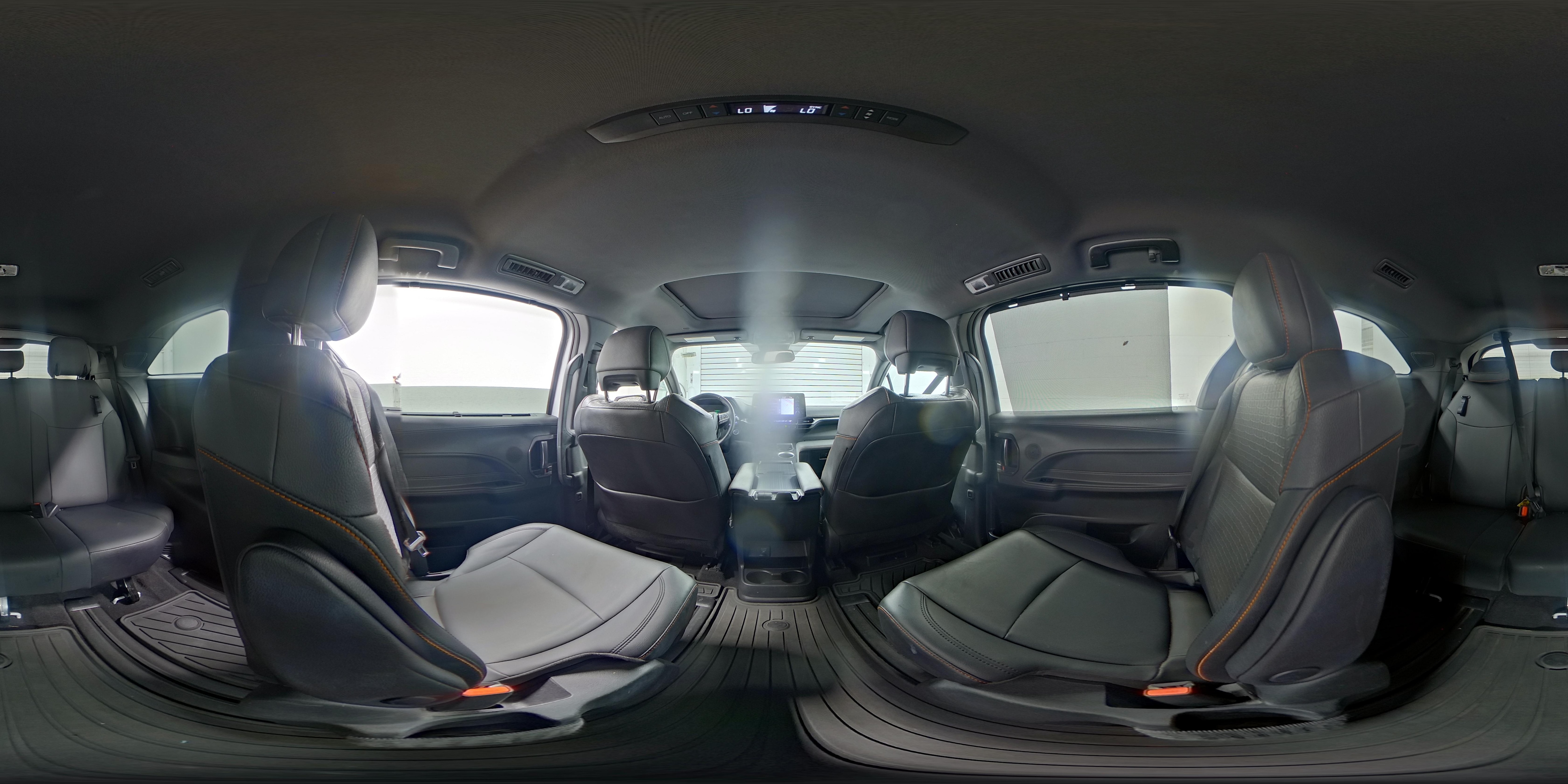2021 Toyota Sienna XSE - Photo 28