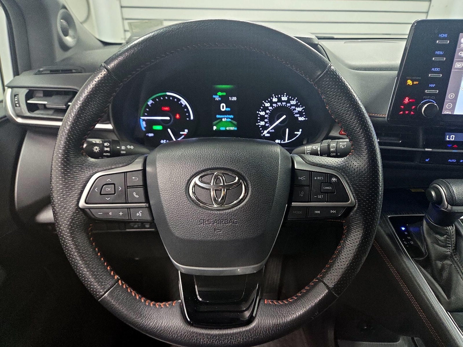 2021 Toyota Sienna XSE - Photo 11