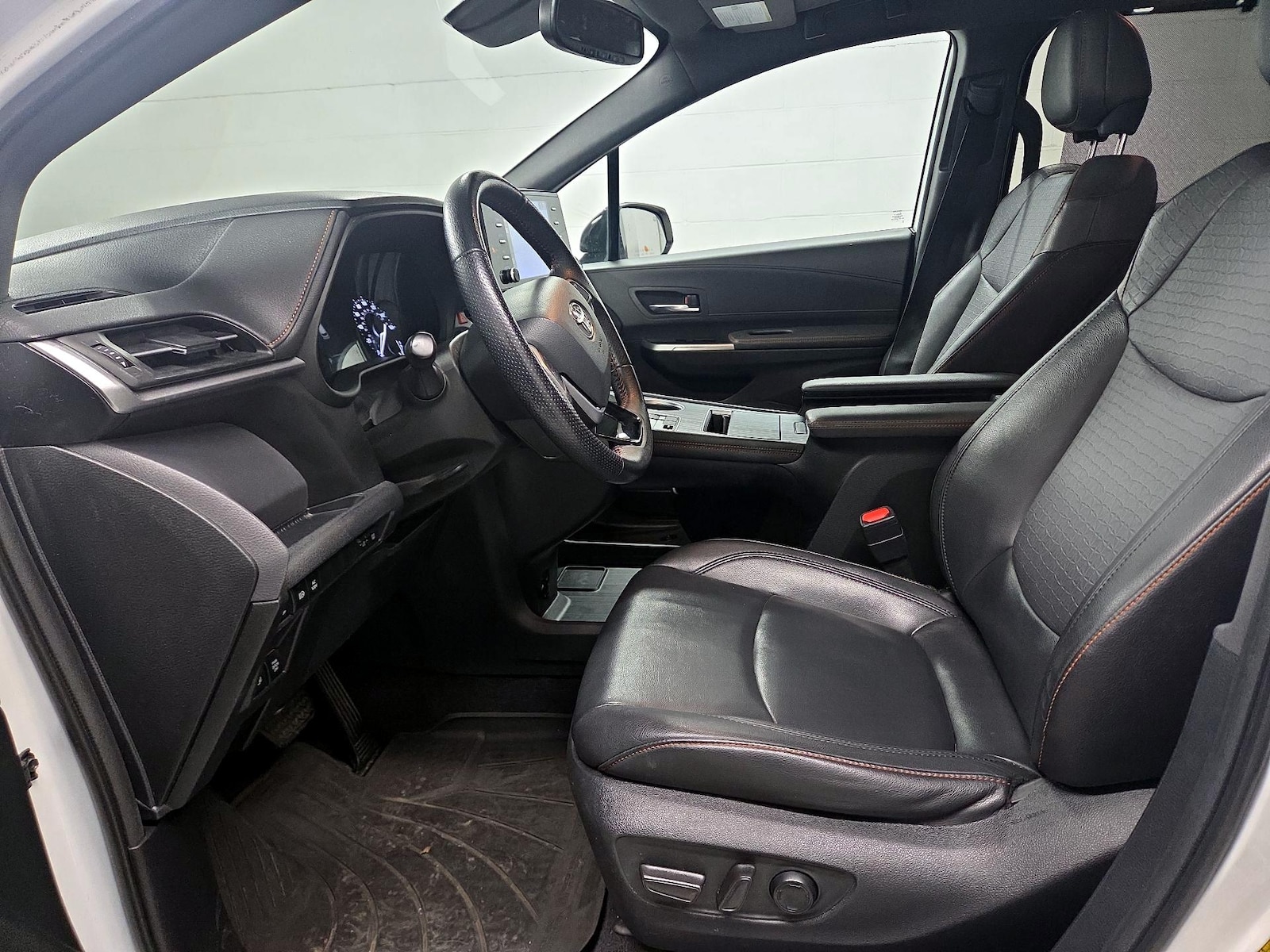 2021 Toyota Sienna XSE - Photo 12