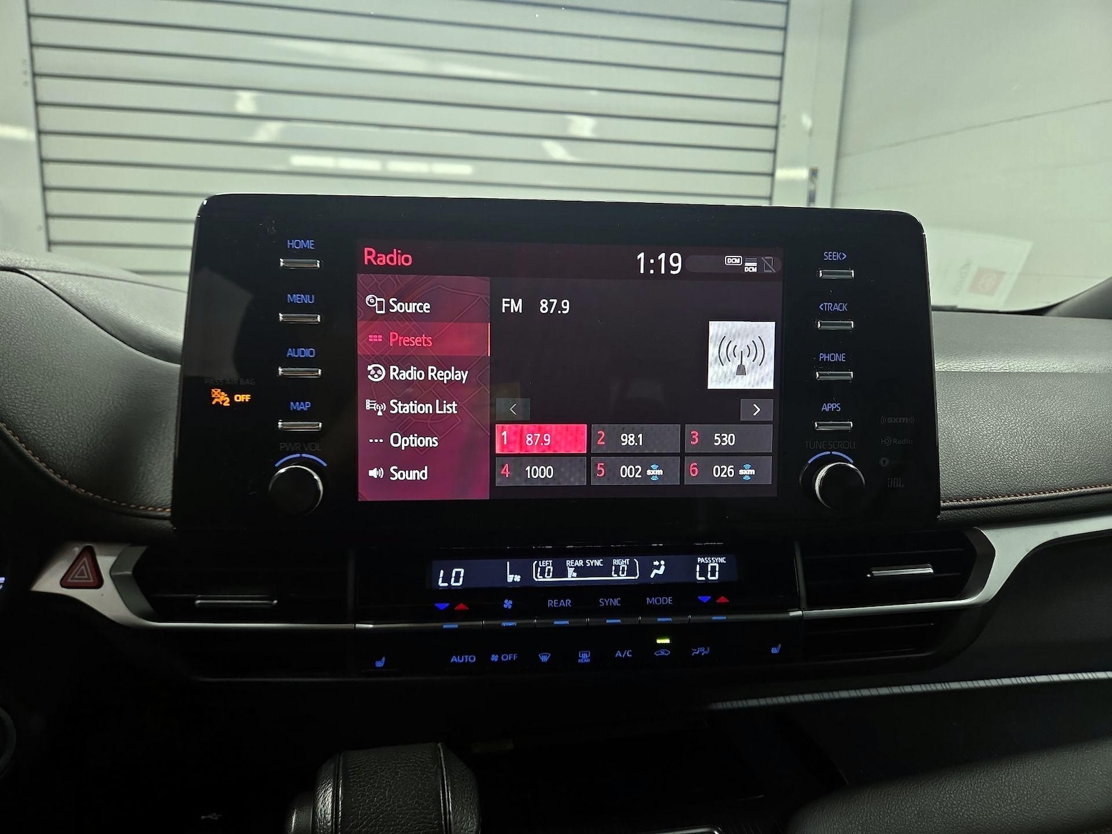 2021 Toyota Sienna XSE - Photo 17