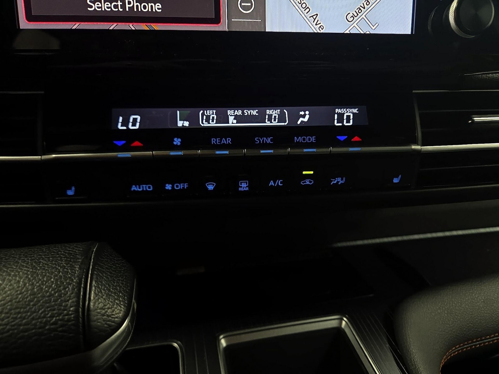 2021 Toyota Sienna XSE - Photo 18