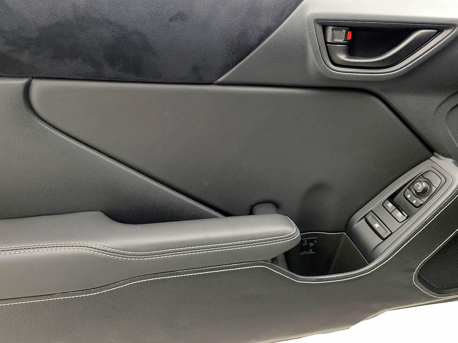 2024 Toyota GR86 Premium - Photo 13