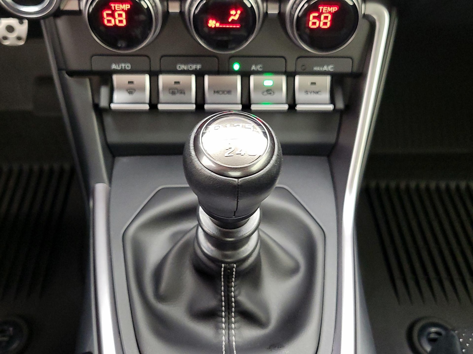 2024 Toyota GR86 Premium - Photo 18