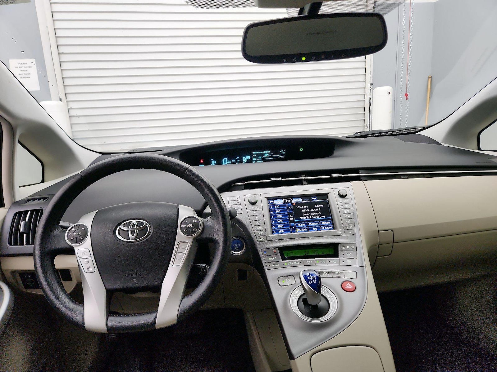 2015 Toyota Prius Five - Photo 10