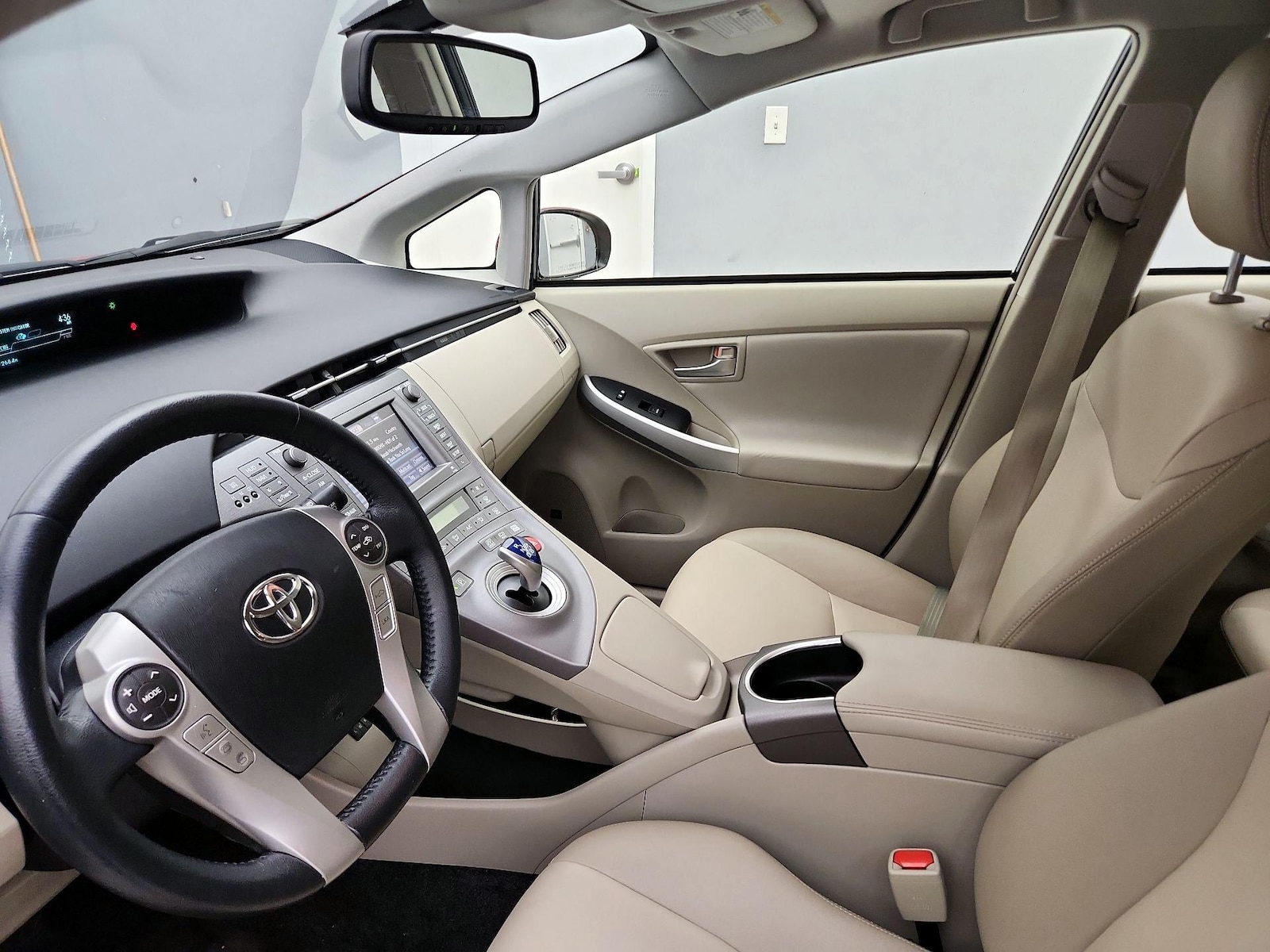 2015 Toyota Prius Five - Photo 12