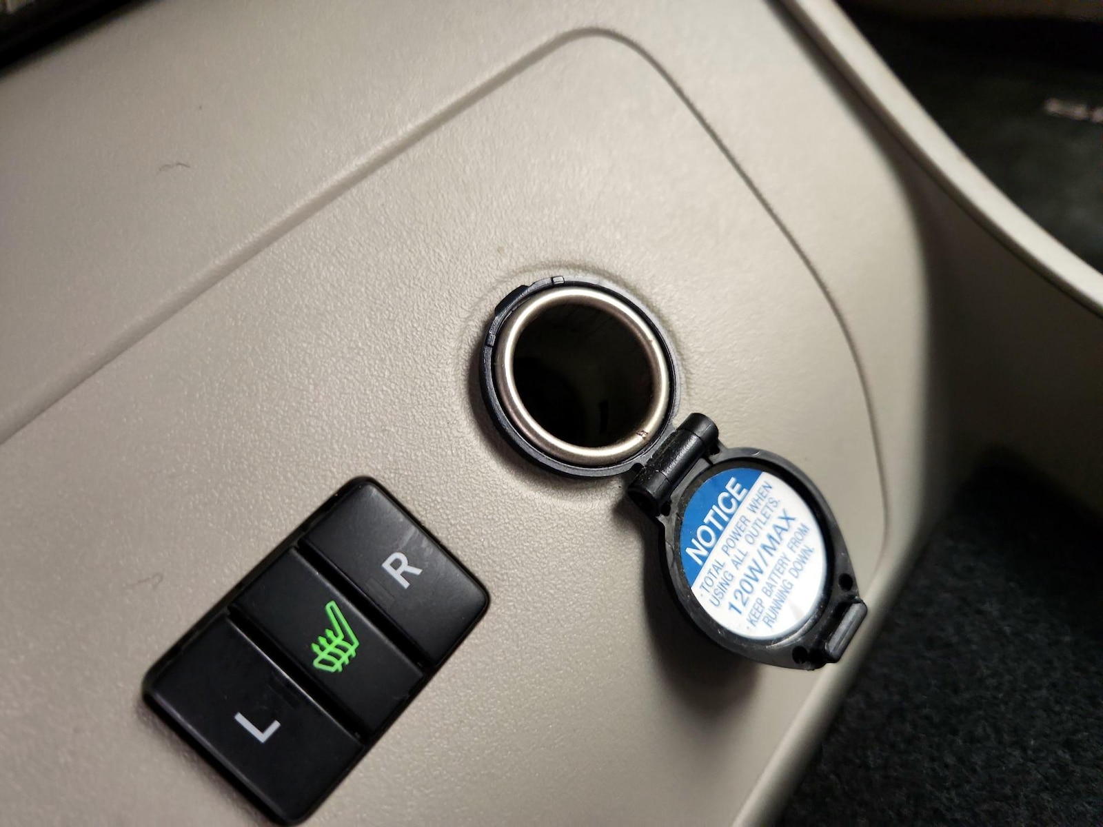 2015 Toyota Prius Five - Photo 18