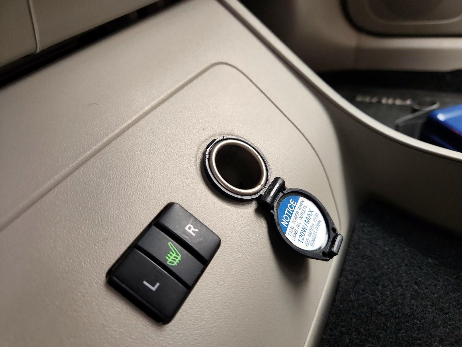 2015 Toyota Prius Five - Photo 19
