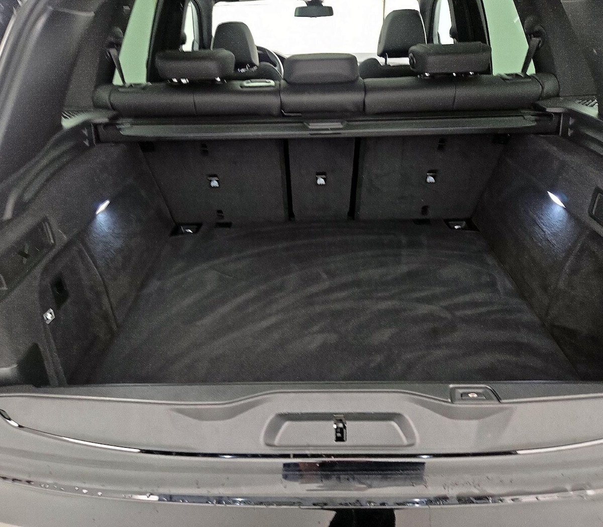 Trunk/Cargo (Seats Up)