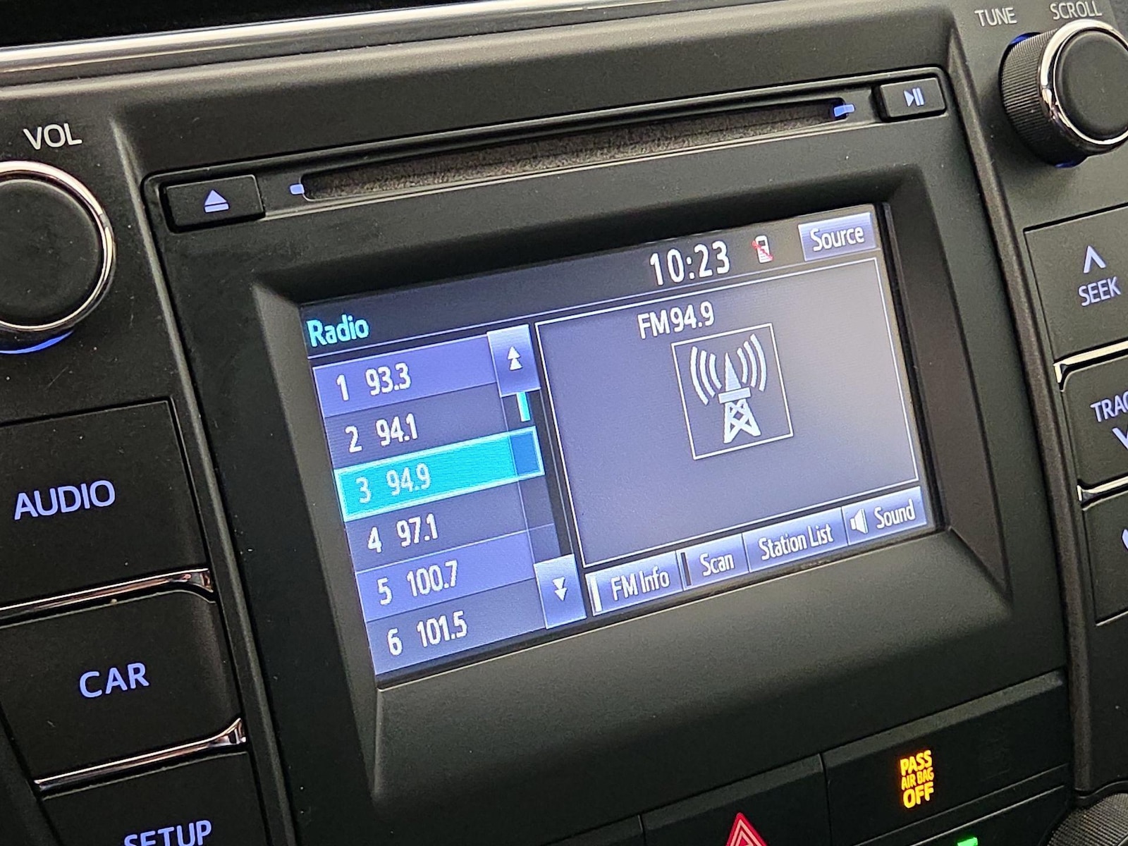 2017 Toyota Camry LE - Photo 15