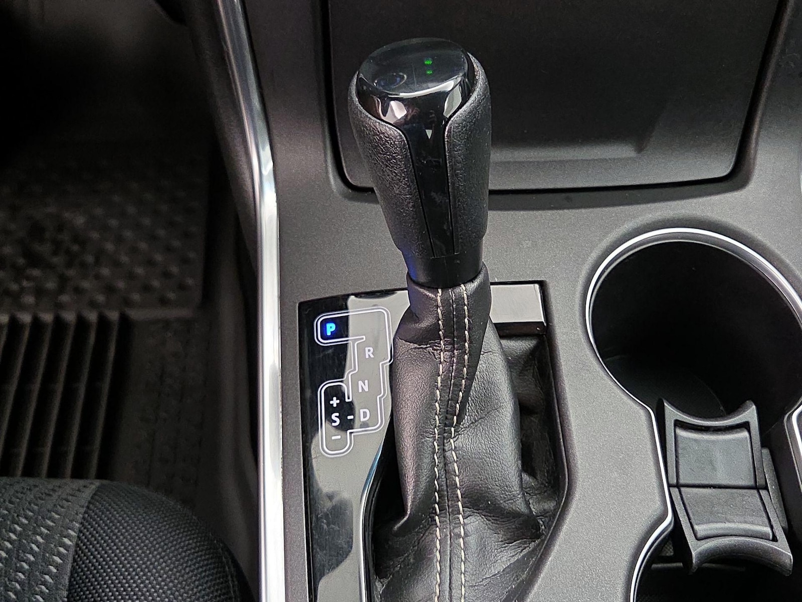 2017 Toyota Camry LE - Photo 17