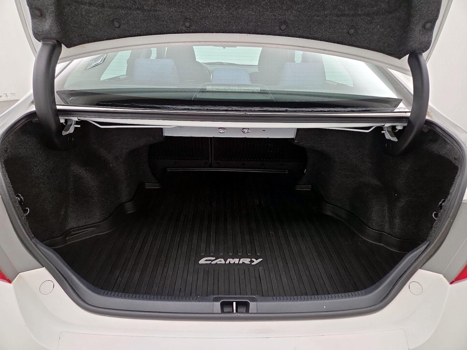 2017 Toyota Camry LE - Photo 20