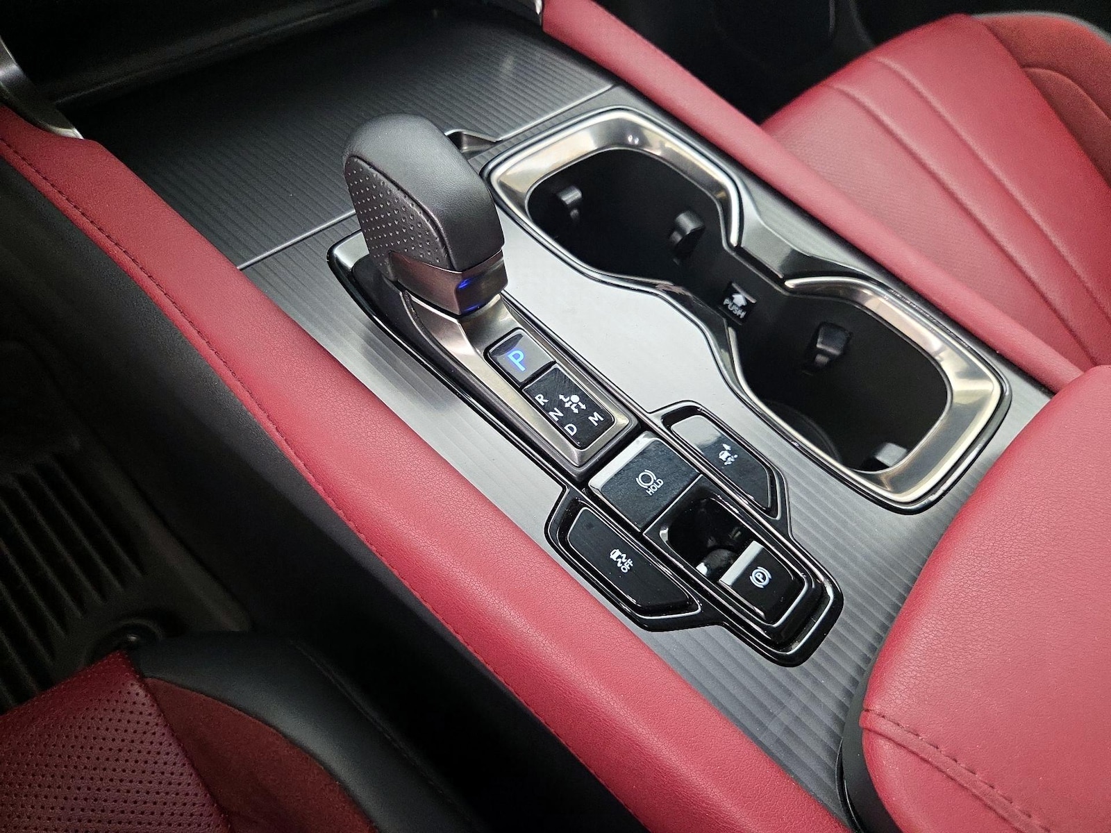 2023 Lexus RX Hybrid 500h - Photo 18