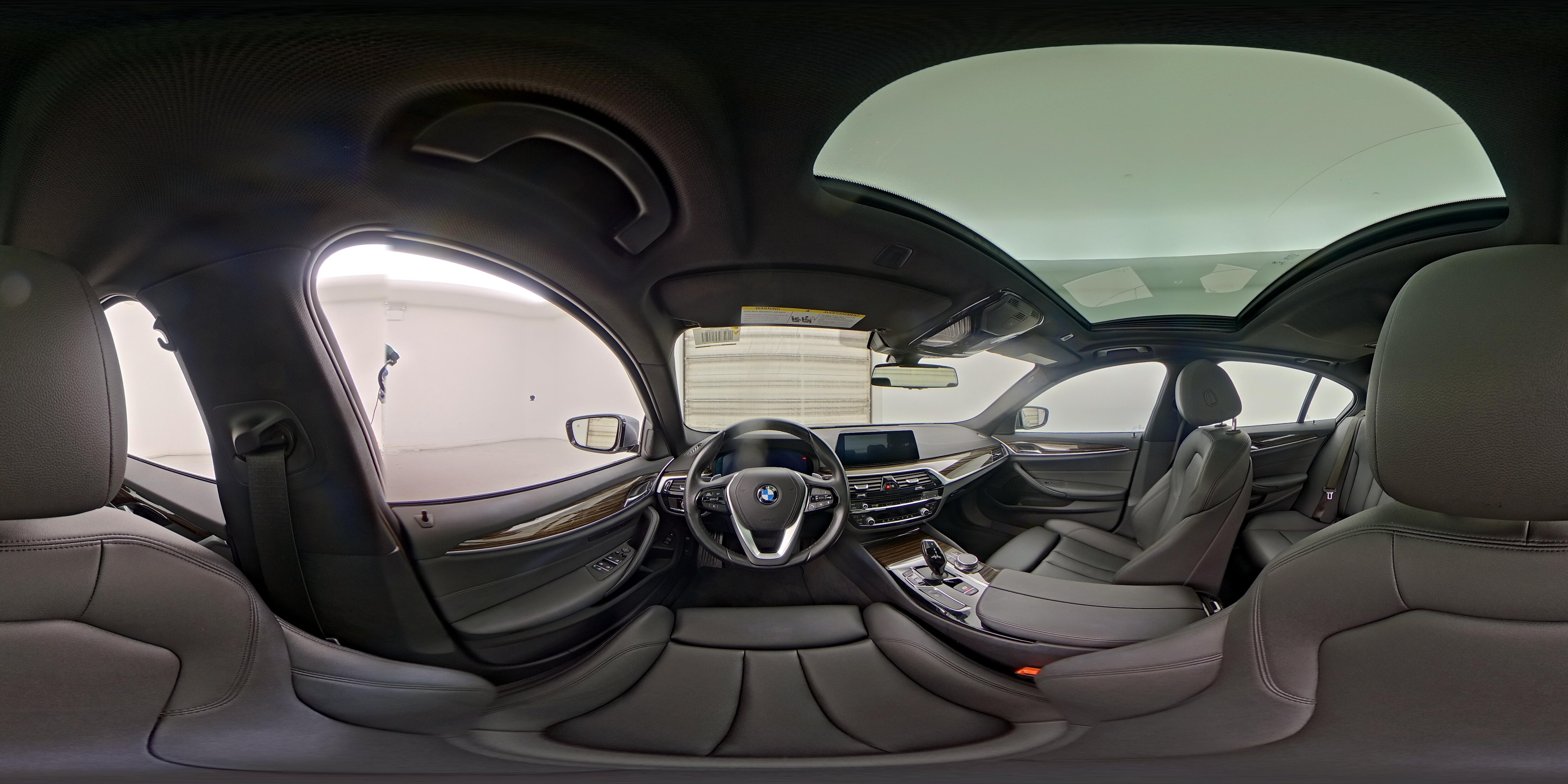 2020 BMW 5 Series 530e - Photo 28
