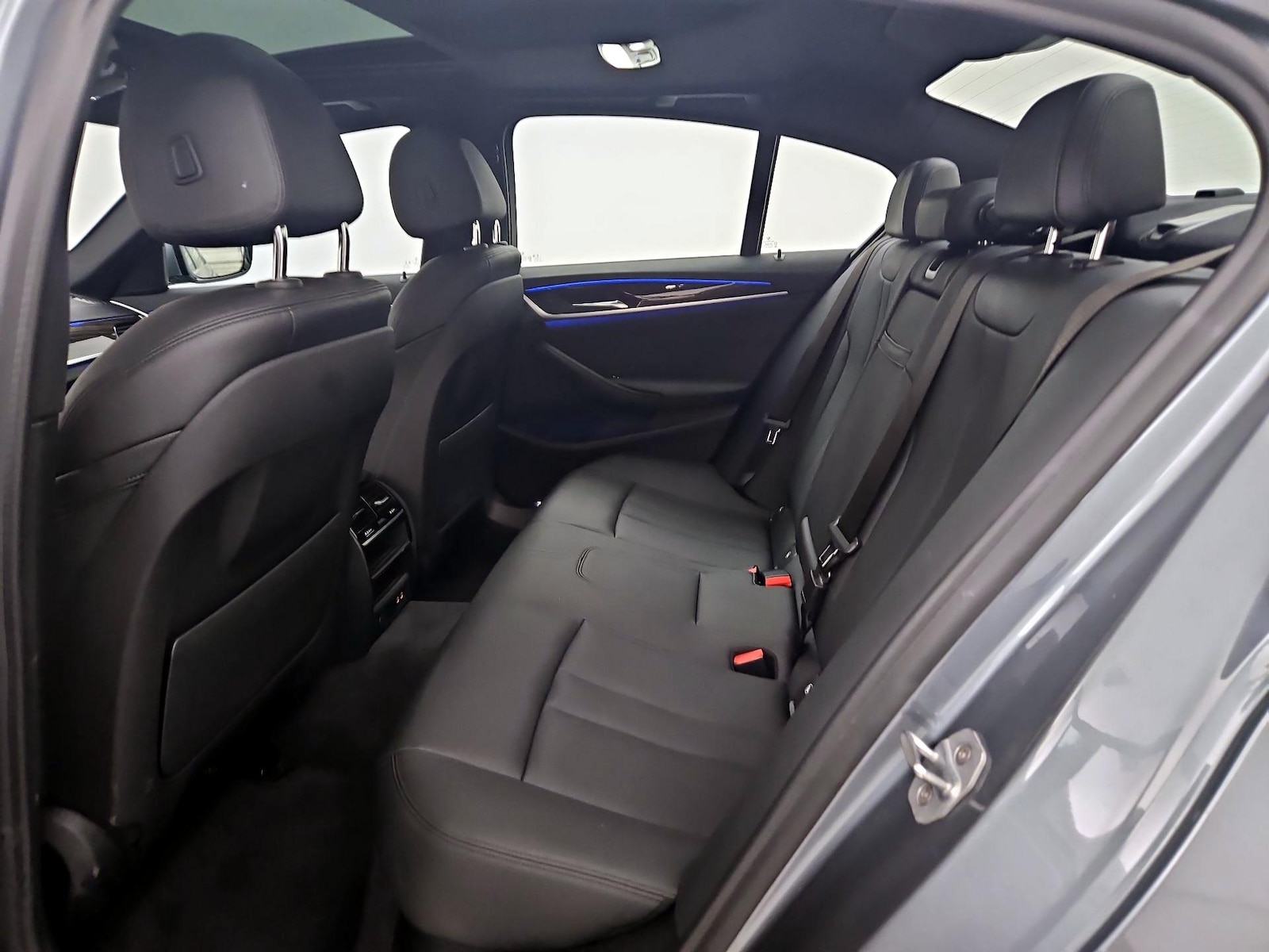 2020 BMW 5 Series 530e - Photo 22
