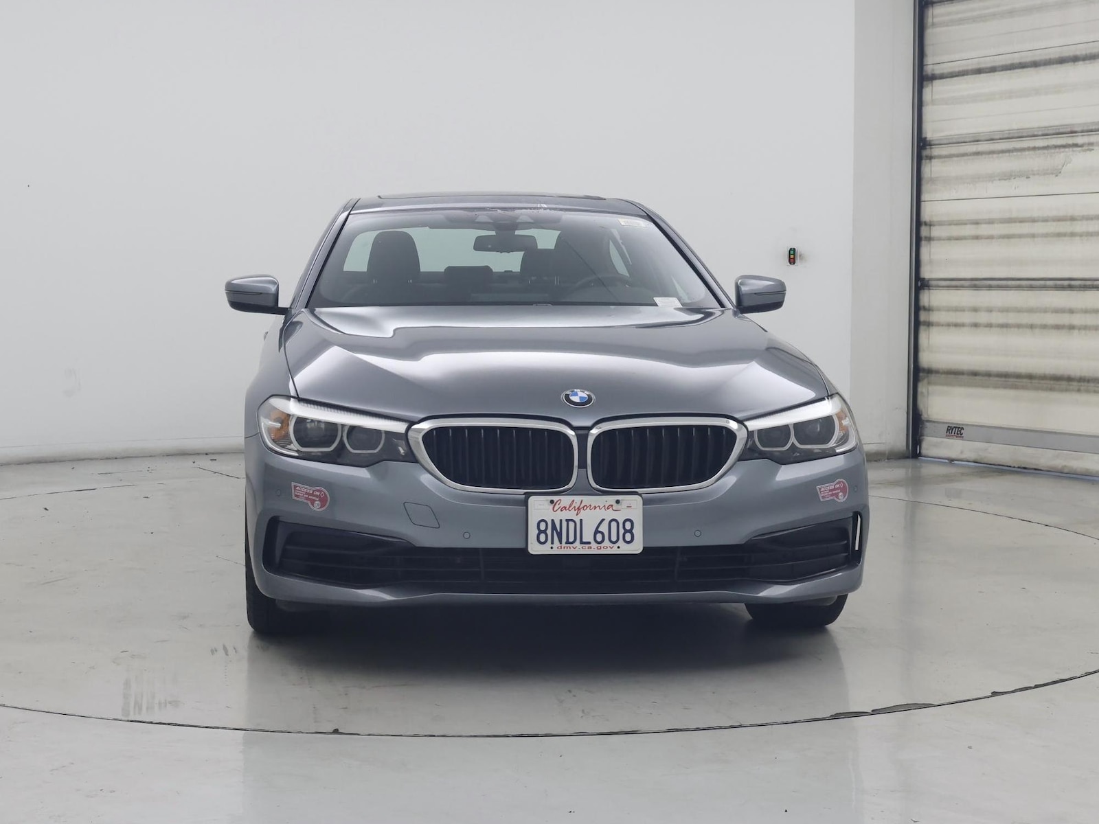 2020 BMW 5 Series 530e - Photo 6