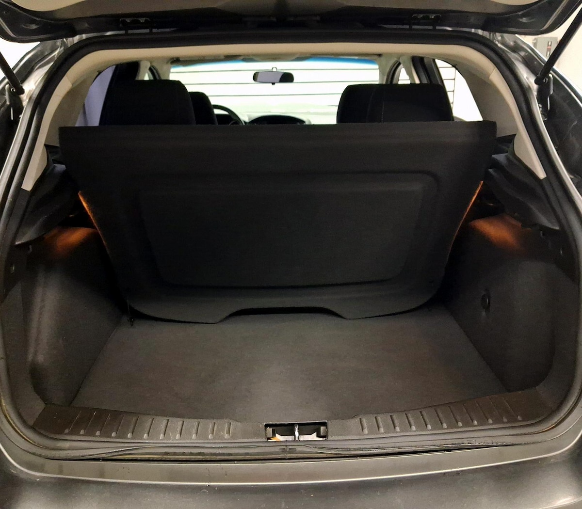 Trunk/Cargo (Seats Up)