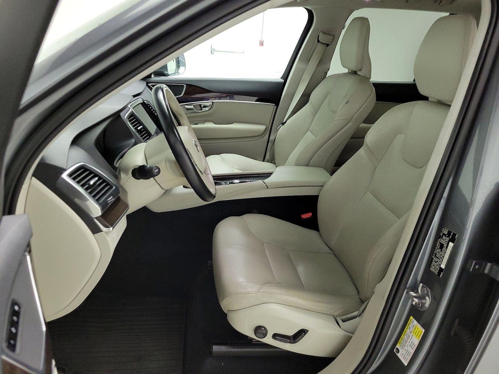 Power Seat(s) & Leather Seats