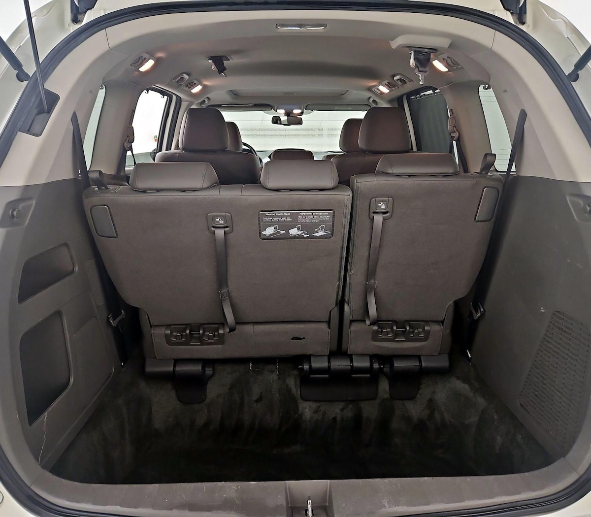 Trunk/Cargo (Seats Up)