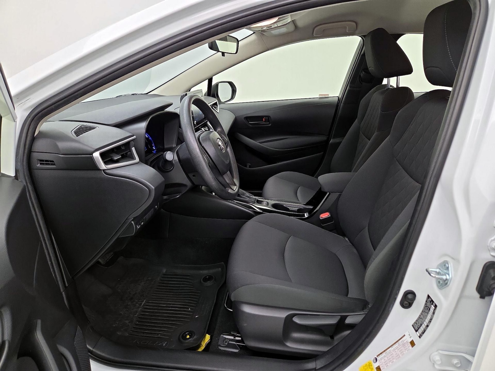 2022 Toyota Corolla LE - Photo 12