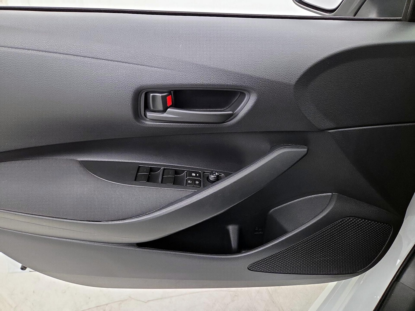 2022 Toyota Corolla LE - Photo 13