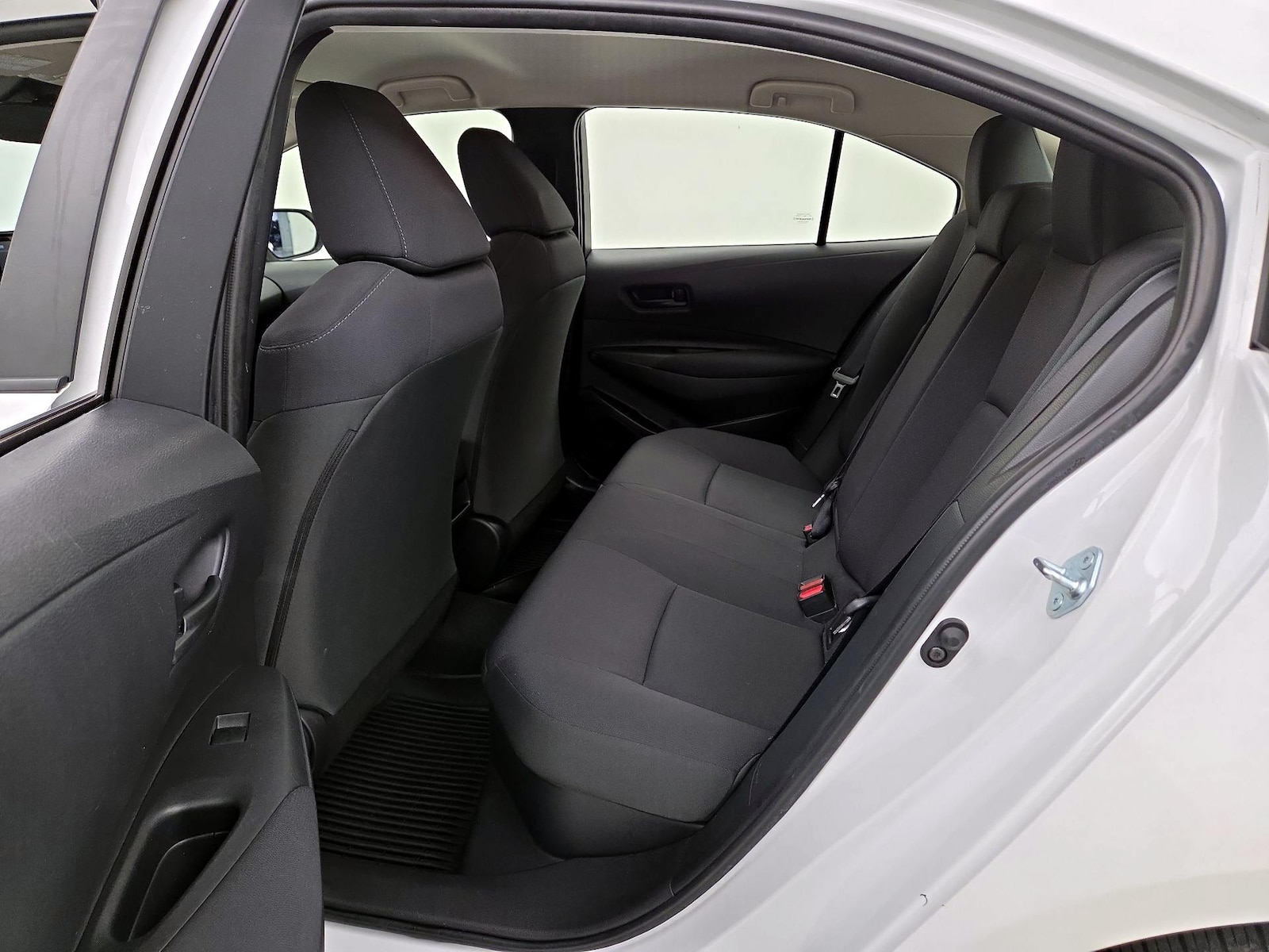 2022 Toyota Corolla LE - Photo 18