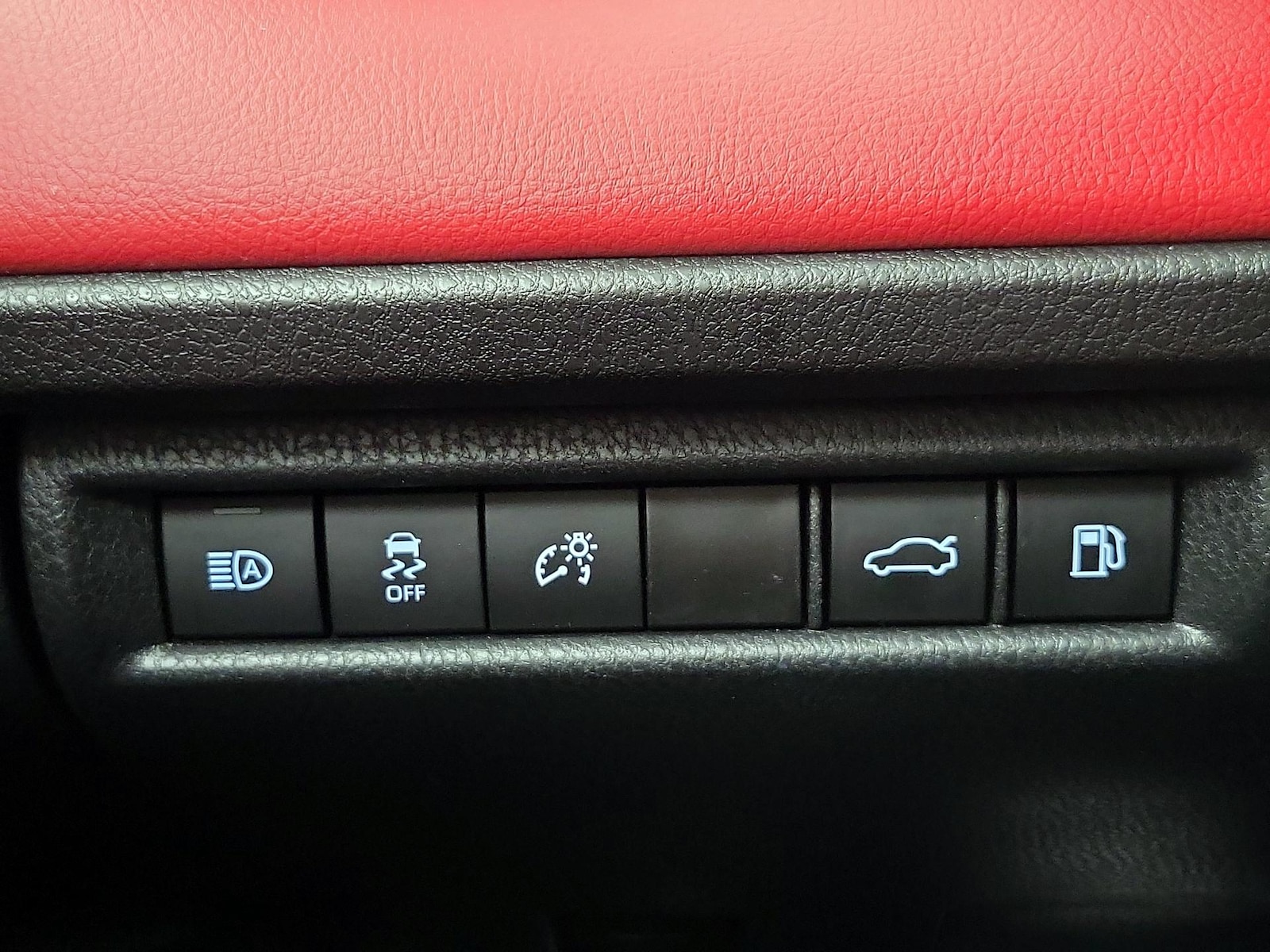 2025 Toyota Camry XSE - Photo 14