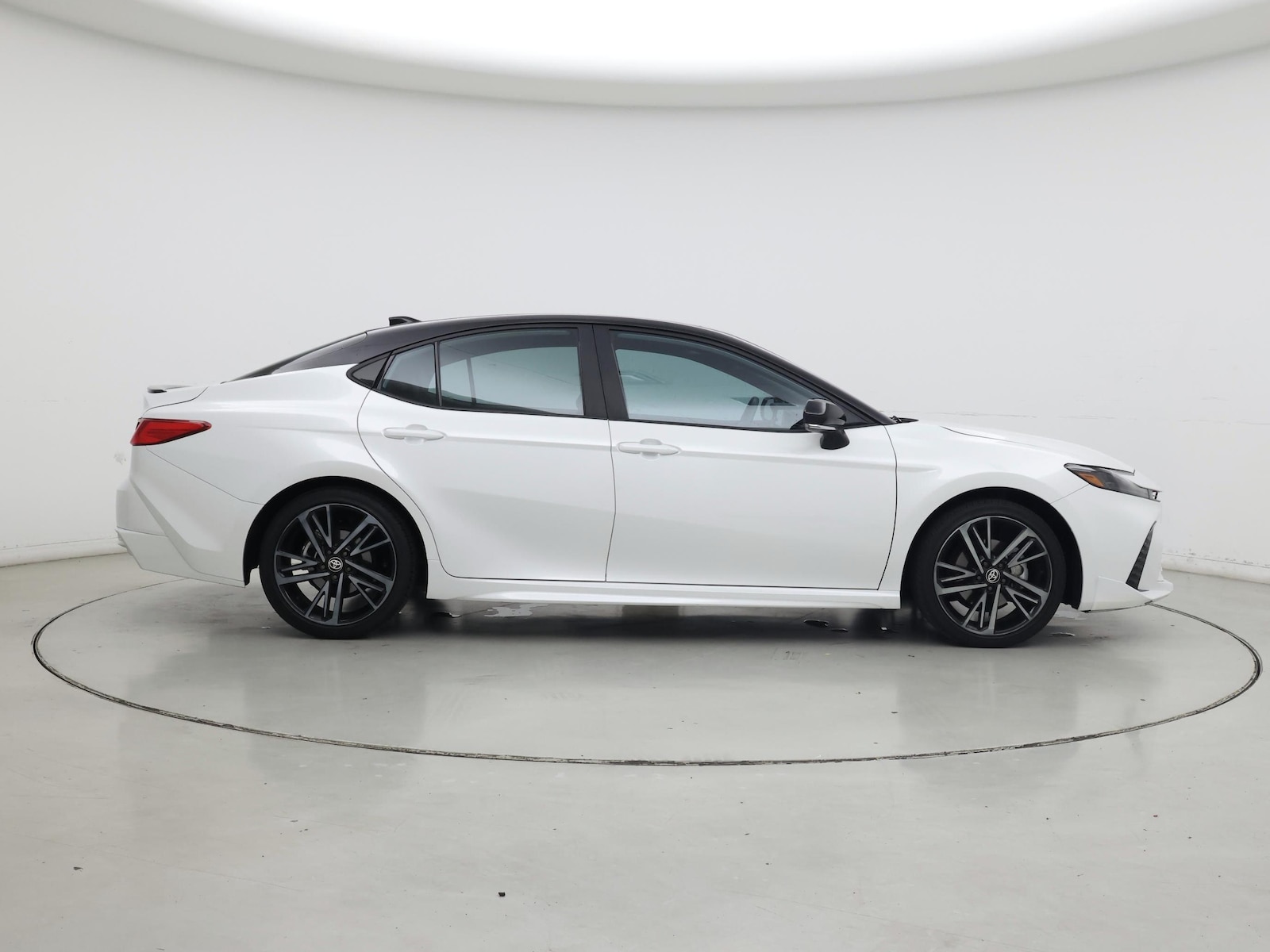 2025 Toyota Camry XSE - Photo 8