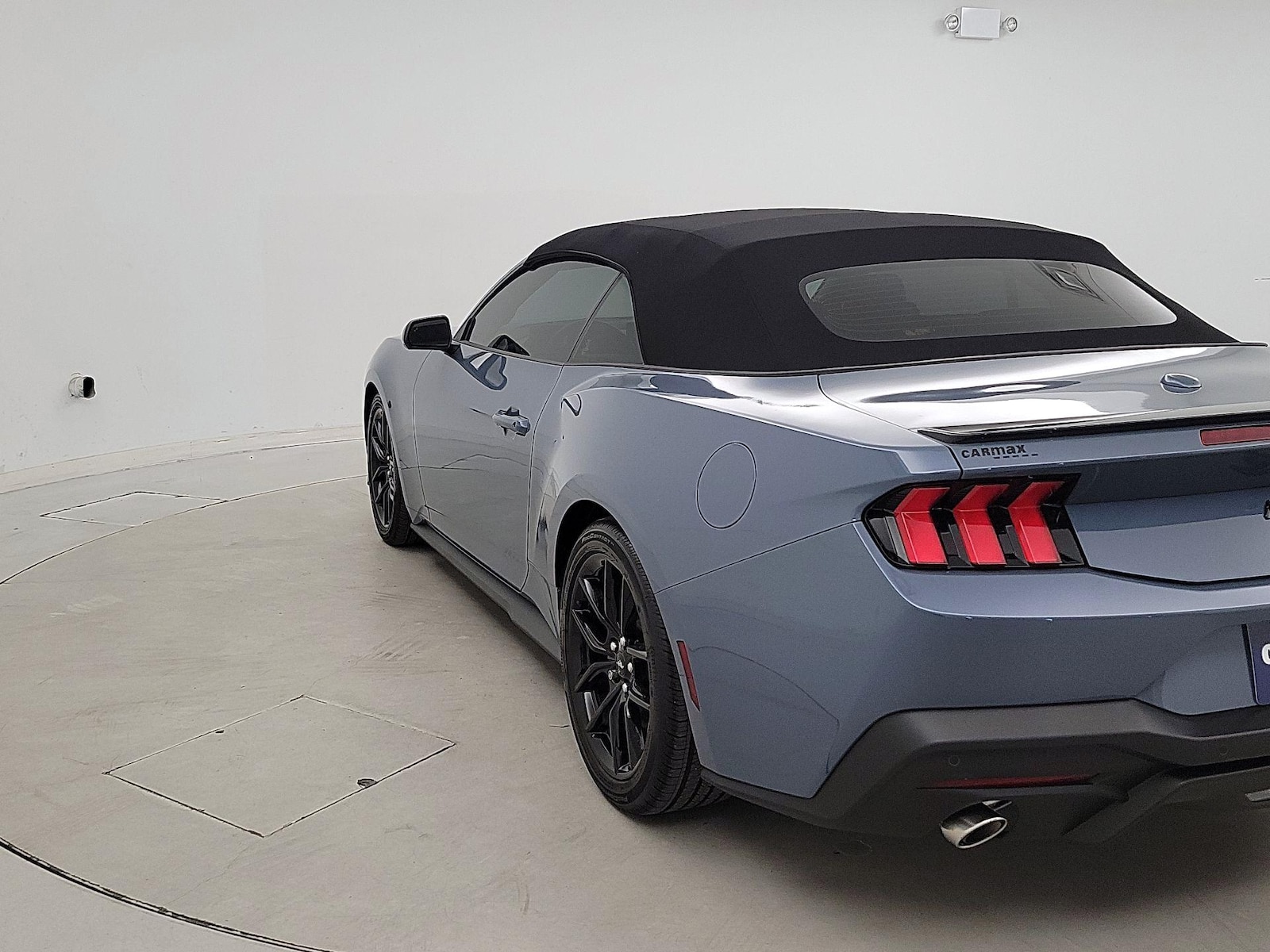 2025 Ford Mustang EcoBoost - Photo 7