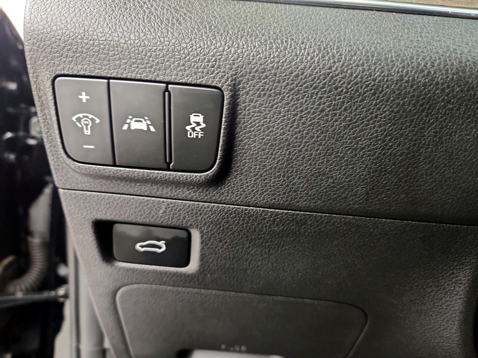 2023 Kia K5 EX - Photo 12