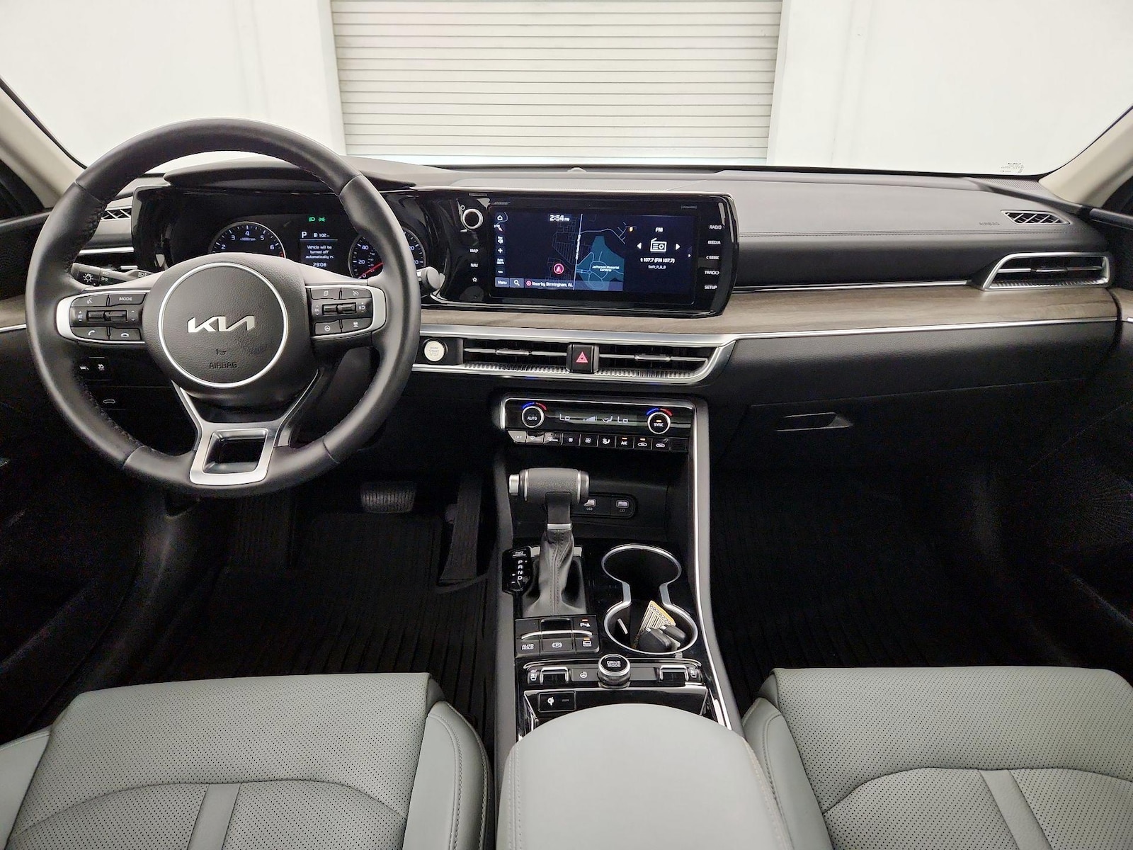 2023 Kia K5 EX - Photo 8