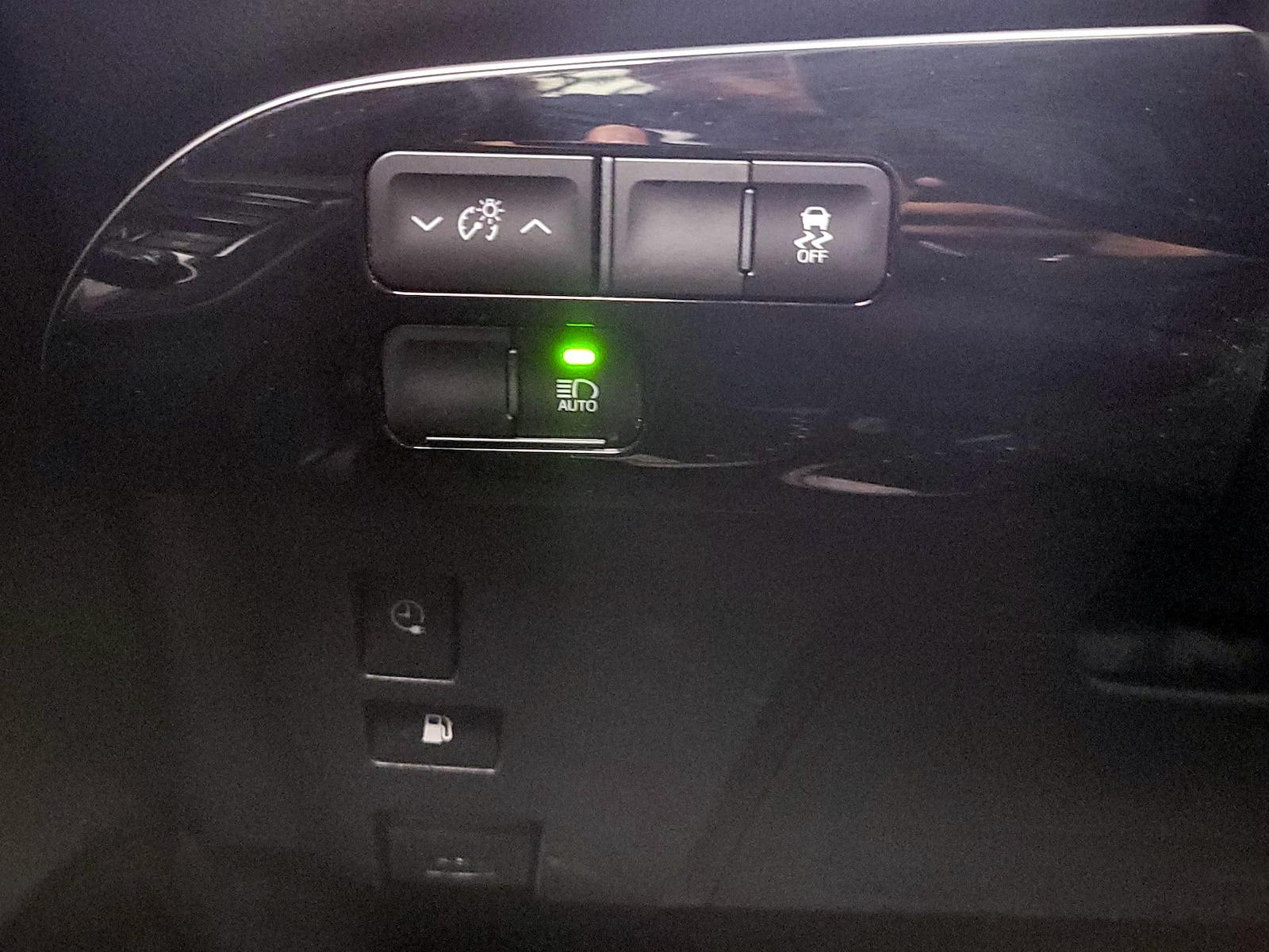 2022 Toyota Prius Prime LE - Photo 14