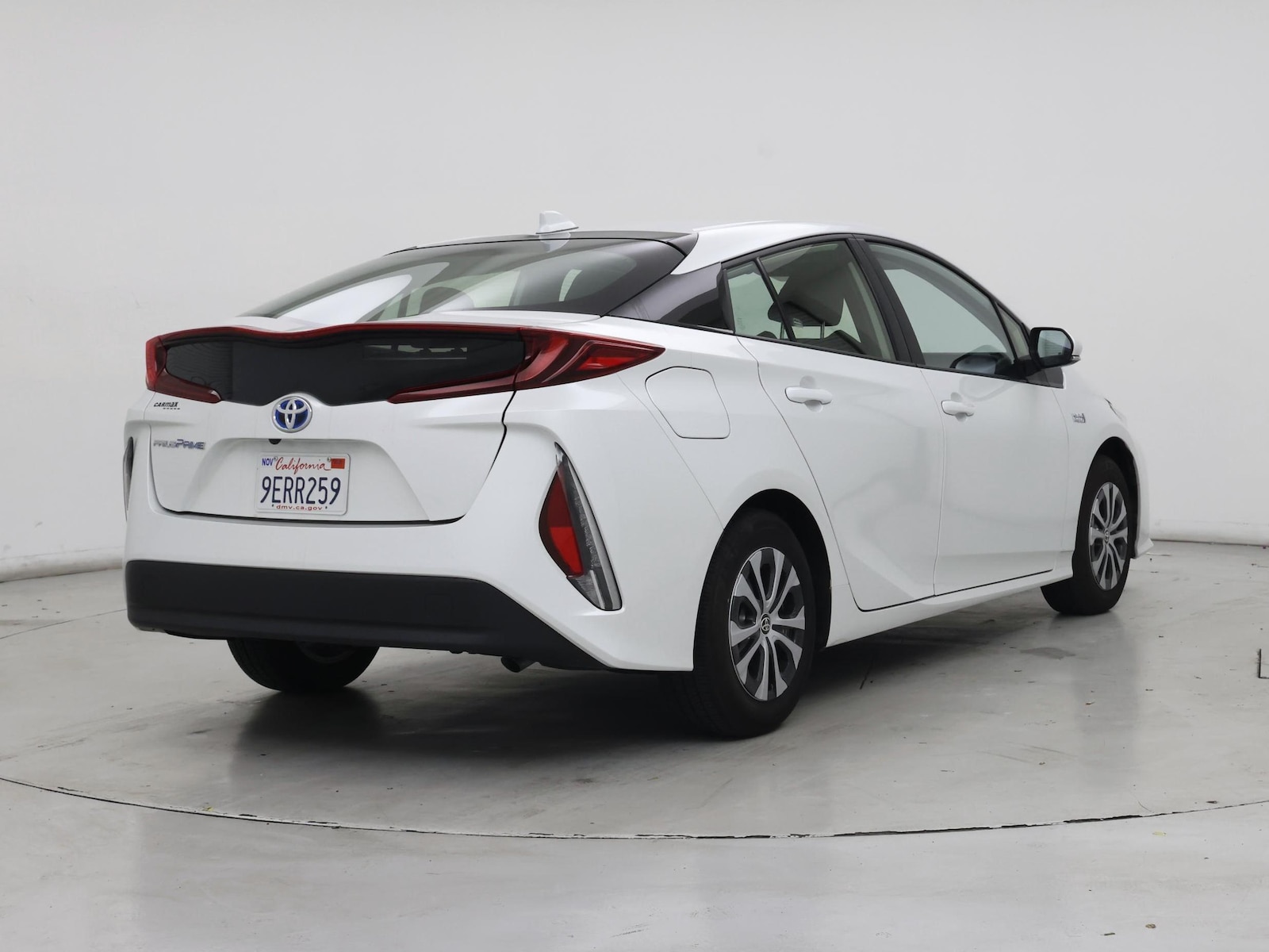 2022 Toyota Prius Prime LE - Photo 9