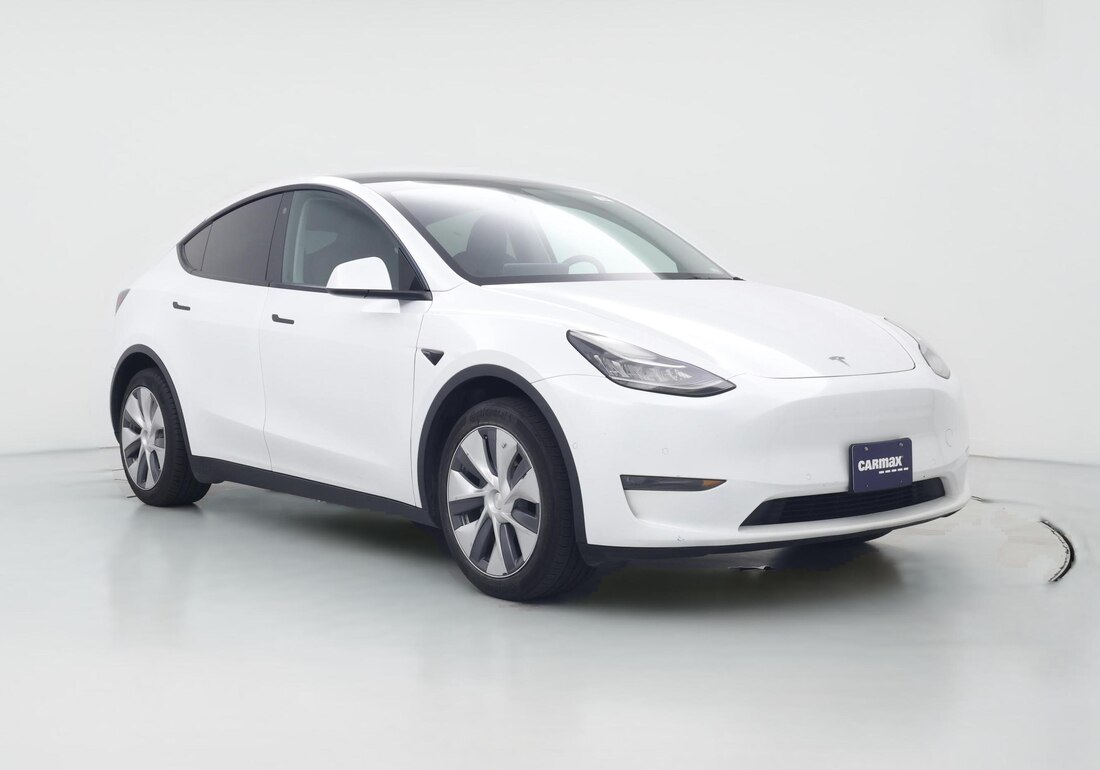2022 Tesla Model Y Long Range All-Wheel Drive in White — CarMax photo