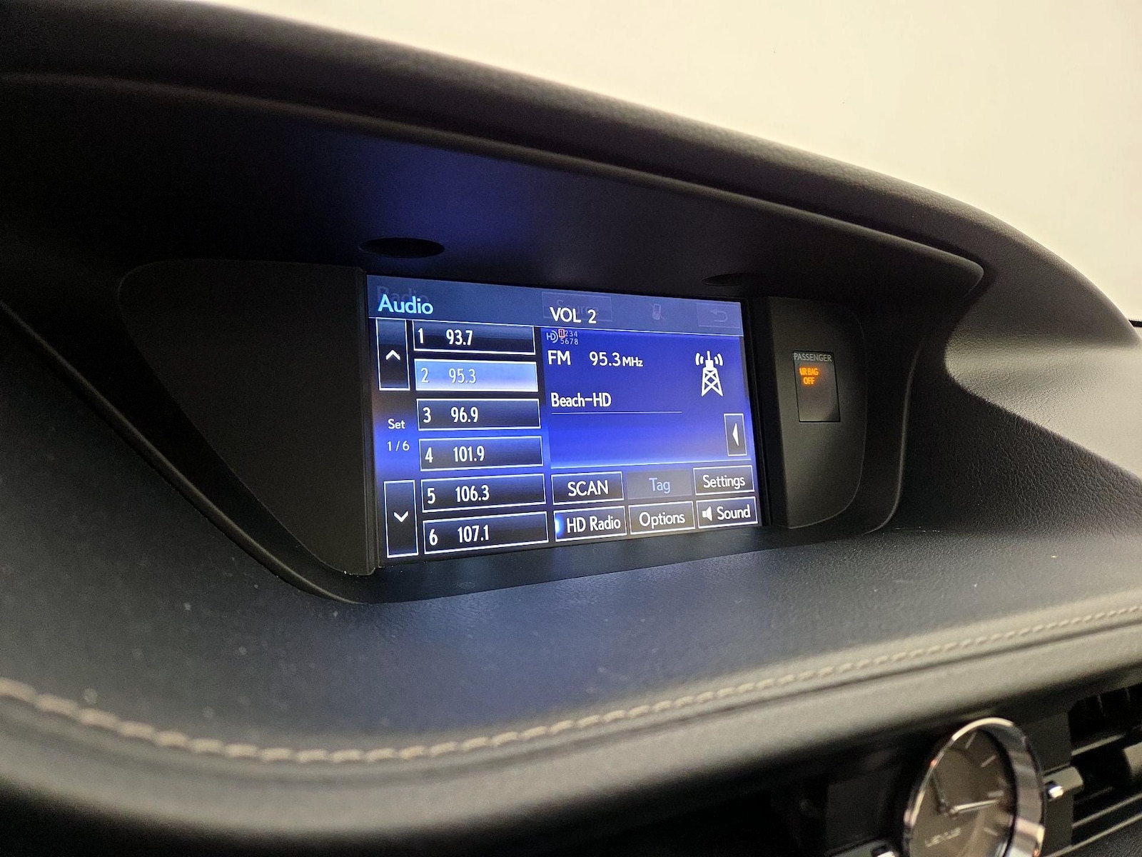2015 Lexus ES 350 - Photo 16