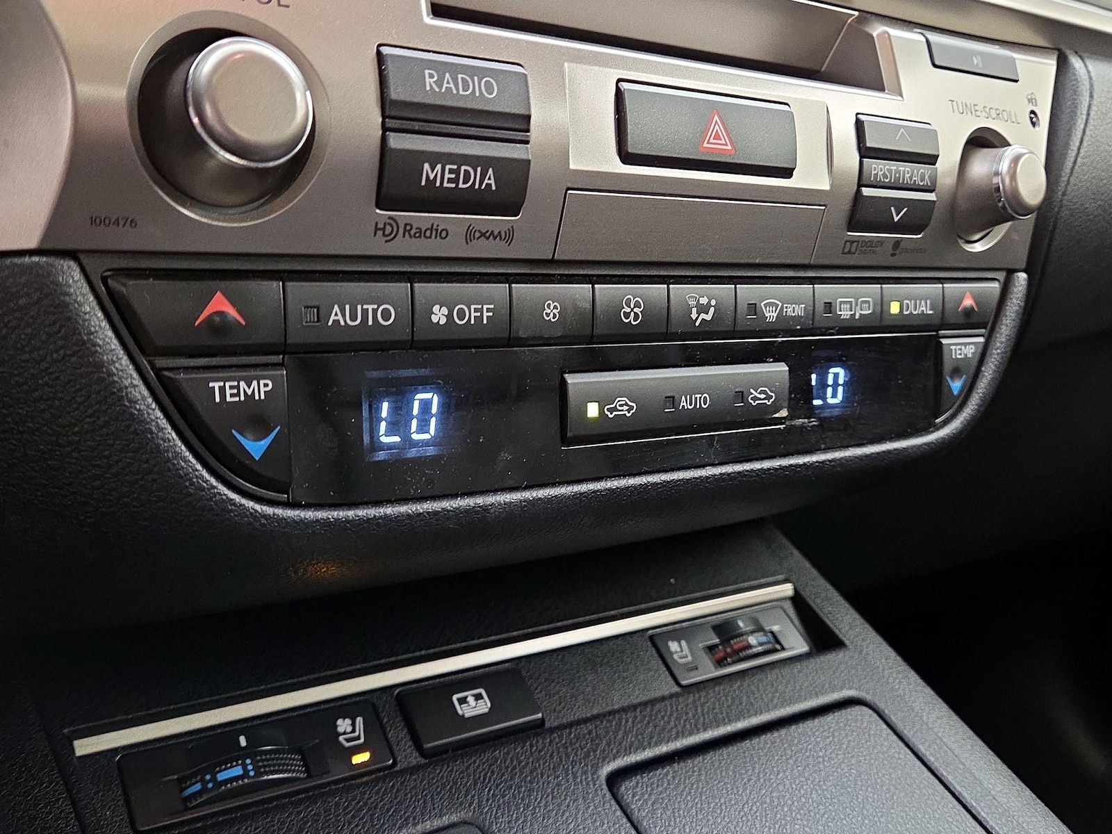 2015 Lexus ES 350 - Photo 17