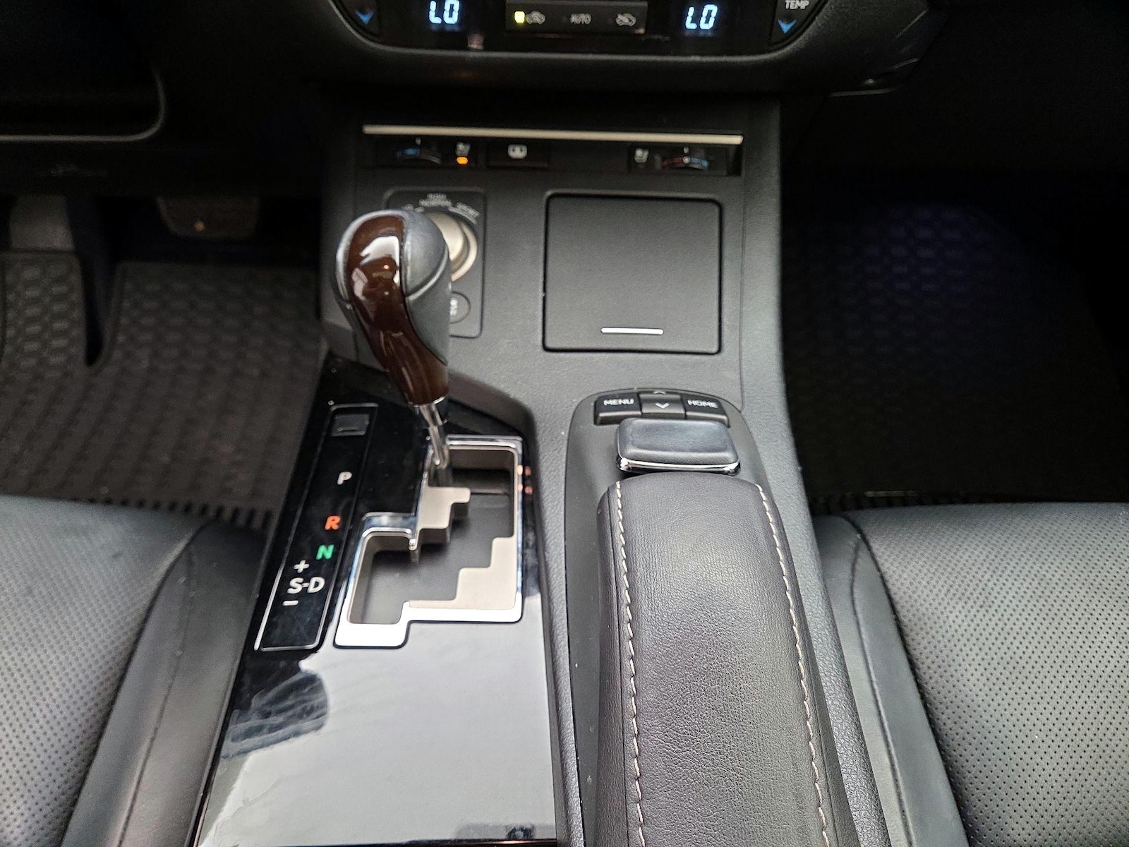 2015 Lexus ES 350 - Photo 18