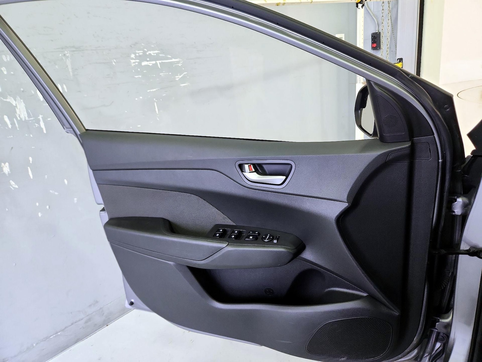 2021 Hyundai Accent Limited - Photo 13