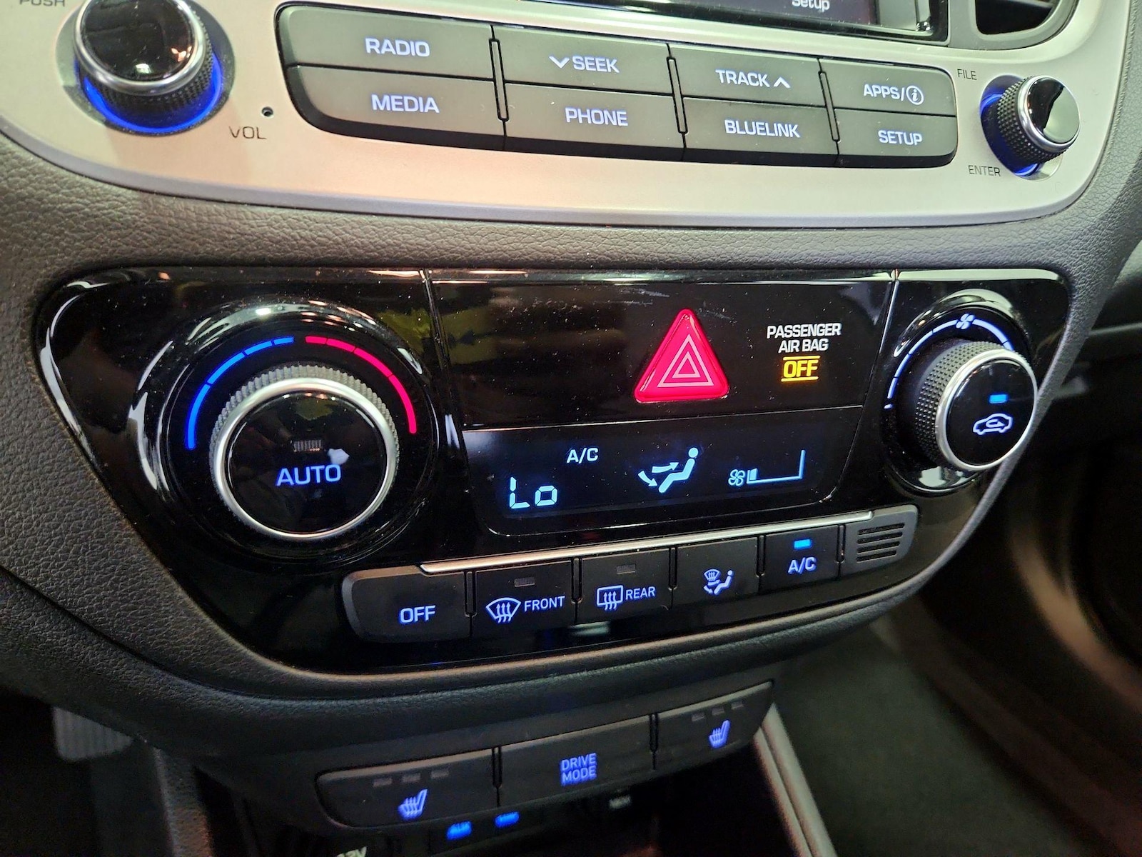 2021 Hyundai Accent Limited - Photo 17