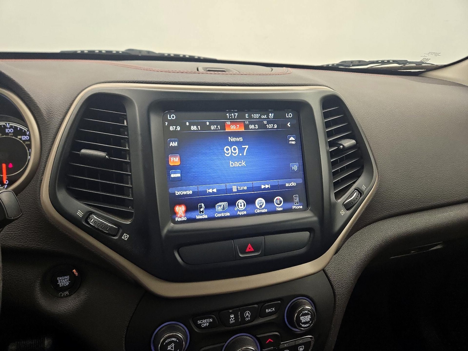 2017 Jeep Cherokee Trailhawk - Photo 17